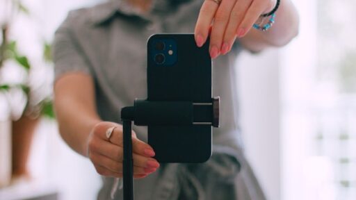 80 Contoh Judul Live Shopee yang Menarik Biar Penjualan Makin Naik!