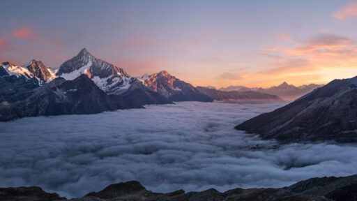 30 Prompt AI di Gunung untuk Konten Pecinta Alam yang Aesthetic